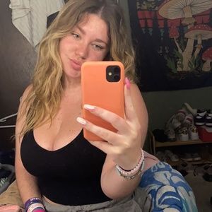 Meet your Posher, Whitney